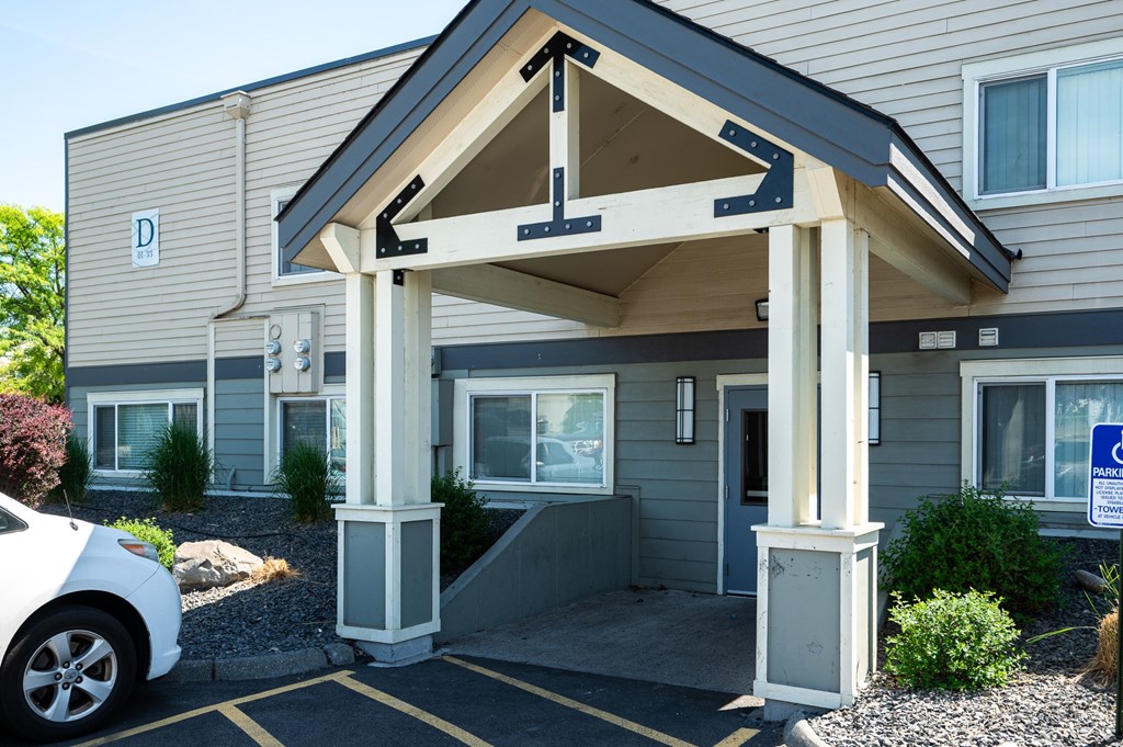 Americana | Exterior