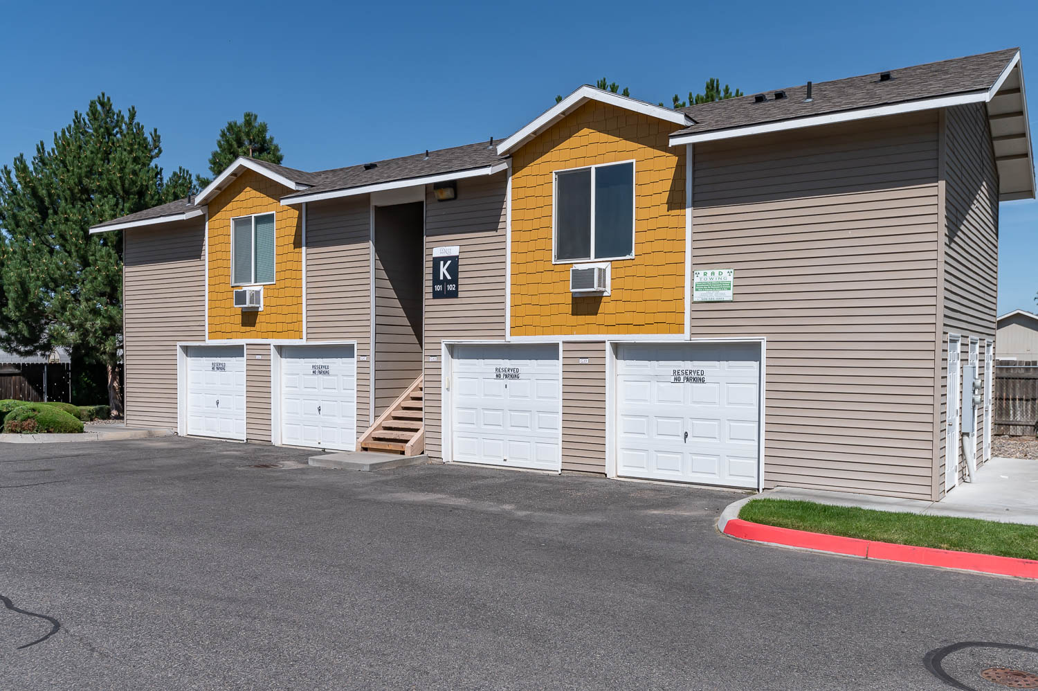 Center Pointe | Exterior Building