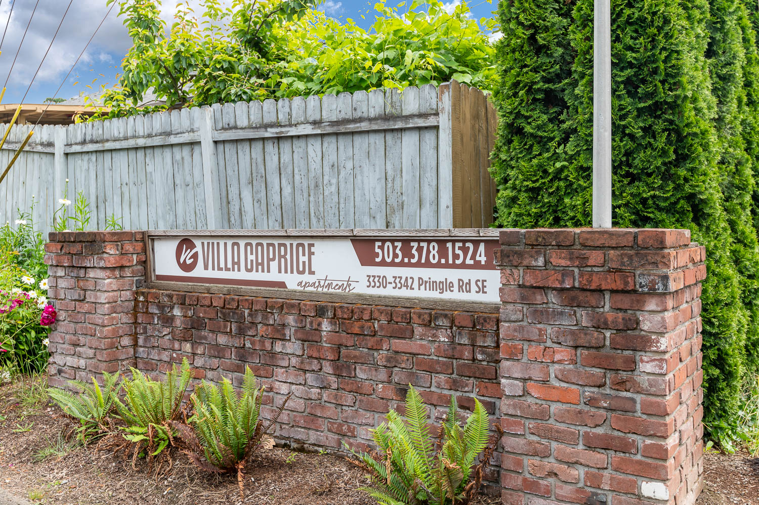 Villa Caprice | Monument Sign