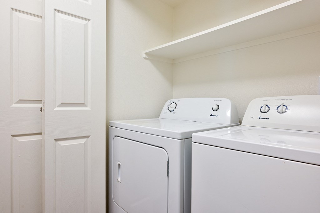 Twin Creeks | Laundry