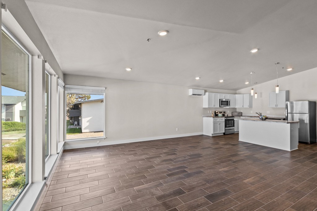 Interior Living Room at Lakeside Apartments in Kennewick, WA