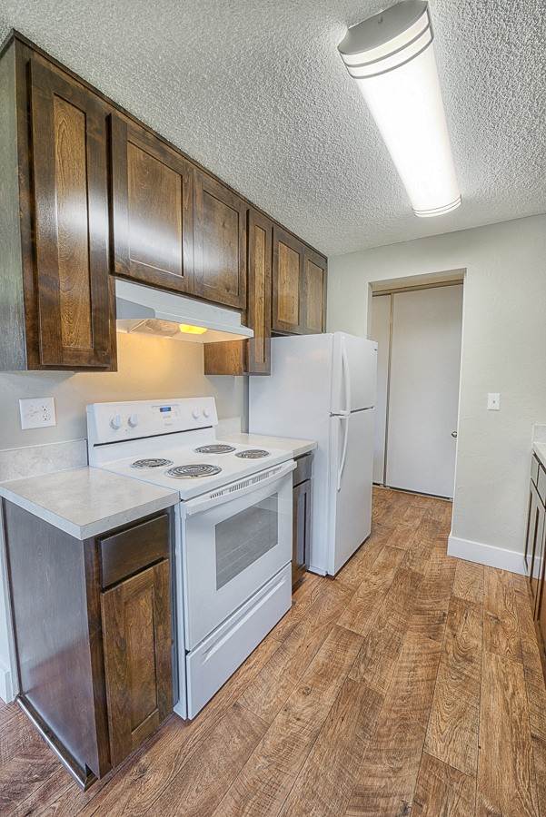 2-bedroom apartment at The Lindale Apartments in Springfield, OR