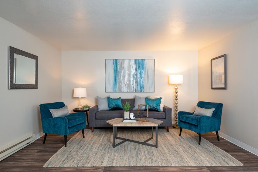 Kings Meadow Apartments | Troutdale, OR | Living Room - Photo Gallery 1