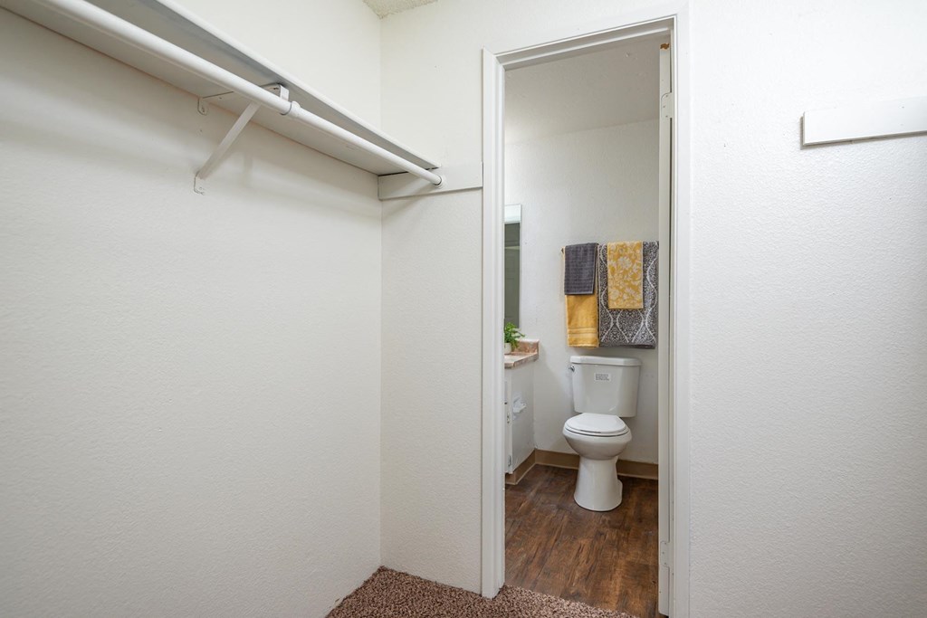 Sedona| Closet + Bathroom