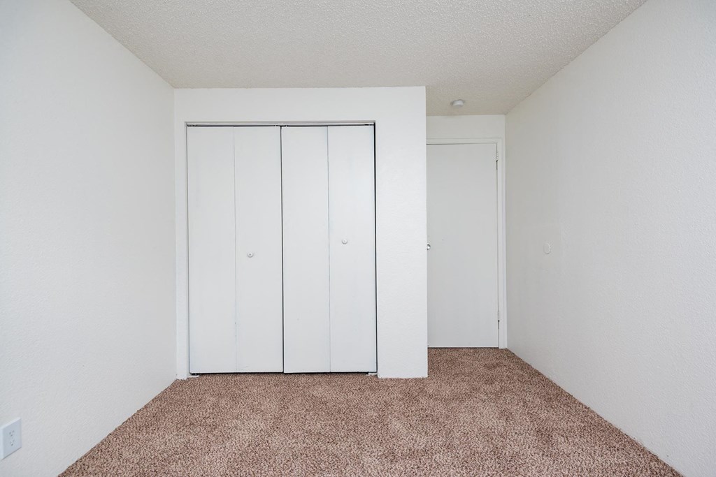 Sedona | Bedroom + Closet