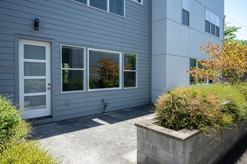 1022 N Ainsworth 2-4 Beds Apartment for Rent
