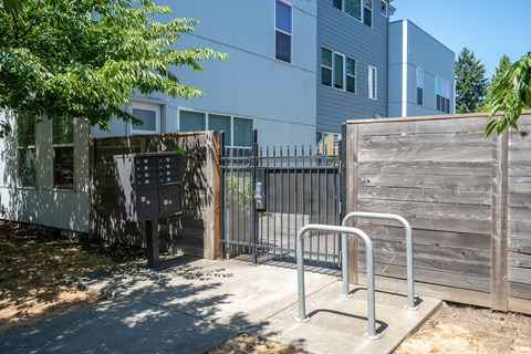 1022 N Ainsworth 2-4 Beds Apartment for Rent