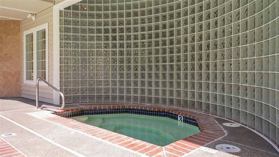 Murrayhill Park Apartments | Spa