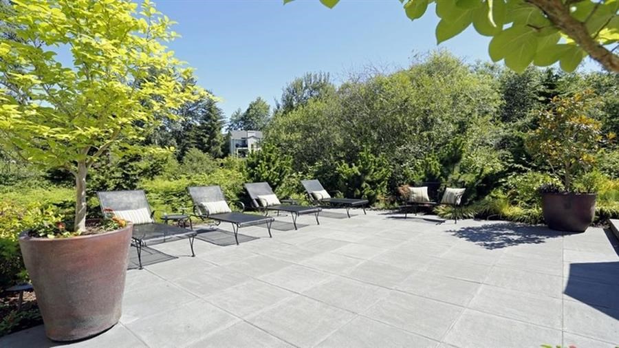 Murrayhill Park Apartments | Outdoor Community Space