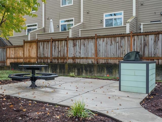 West End | Exterior - Photo Gallery