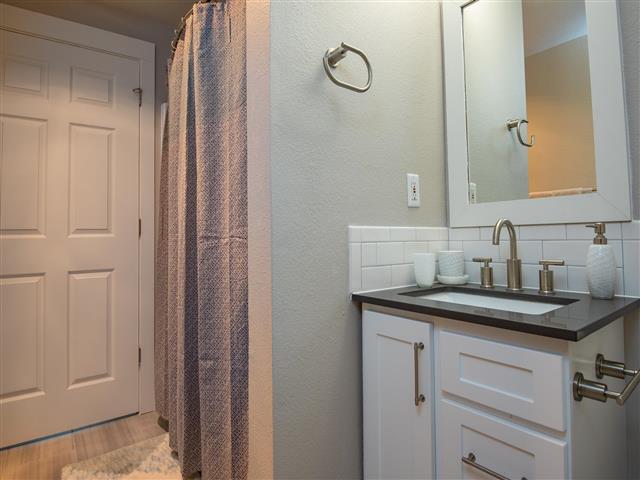 Twin Creeks | Bathroom