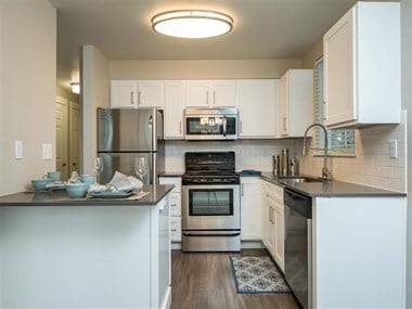 11480 SE Sunnyside Road 1-3 Beds Apartment for Rent Photo Gallery 1