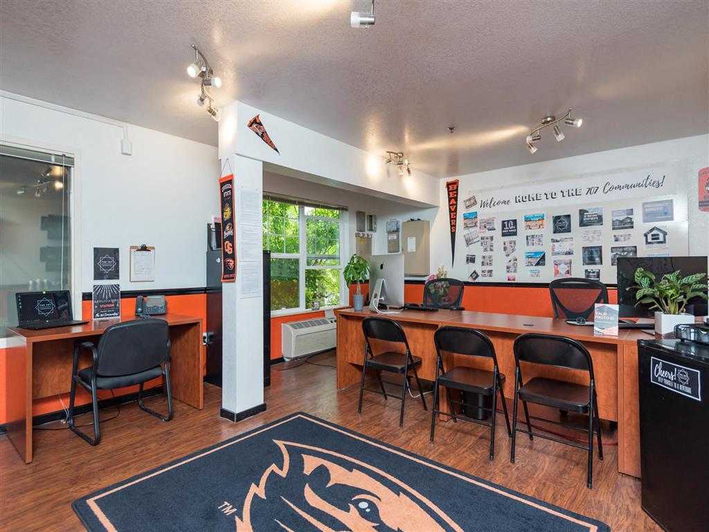 707 Communities | Tenth Street Leasing Office