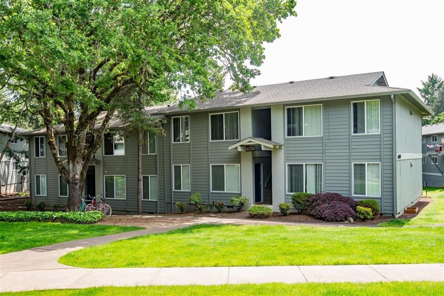 Witham Hill Oaks | Exterior