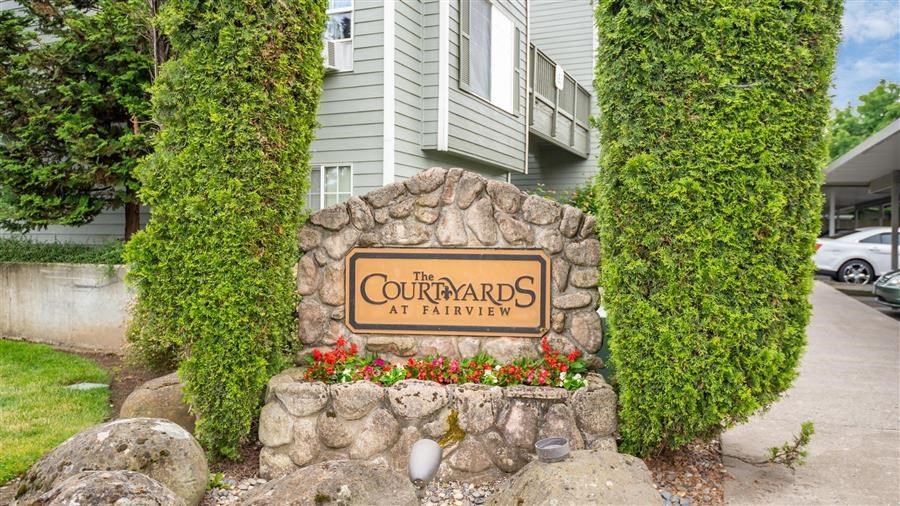 Courtyards at Fairview | Monument Sign