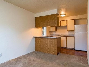24050 SE Stark Street 1 Bed Apartment for Rent Photo Gallery 1