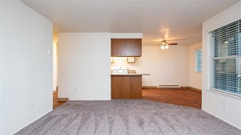 Park Creek Village | Dining Space - Photo Gallery 4