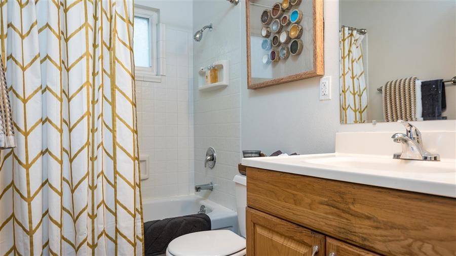 Dwell | Model Bathroom