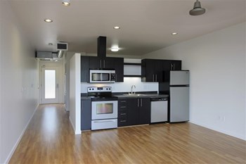 Reliable Apartments | Kitchen - Photo Gallery 8