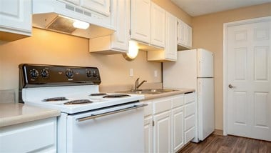 5952 Park Court SE 1 Bed Apartment for Rent - Photo Gallery 1
