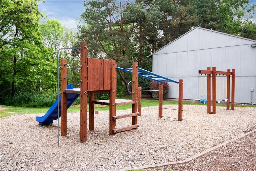 St James on Hall | Playground