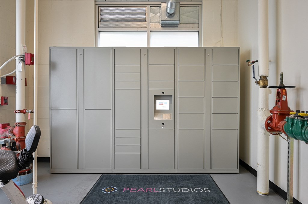 Pearl Studios | Package Receiving