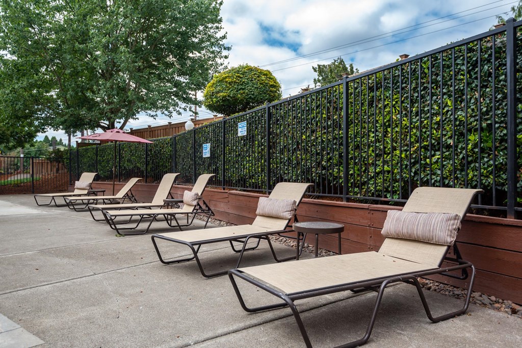 The Crossings | Outdoor Pool Lounge Chairs