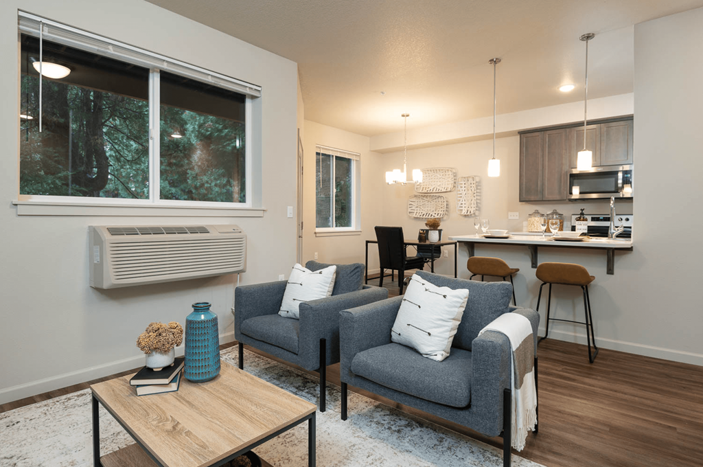 Quatama Woods | Living & Dining Room and Kitchen