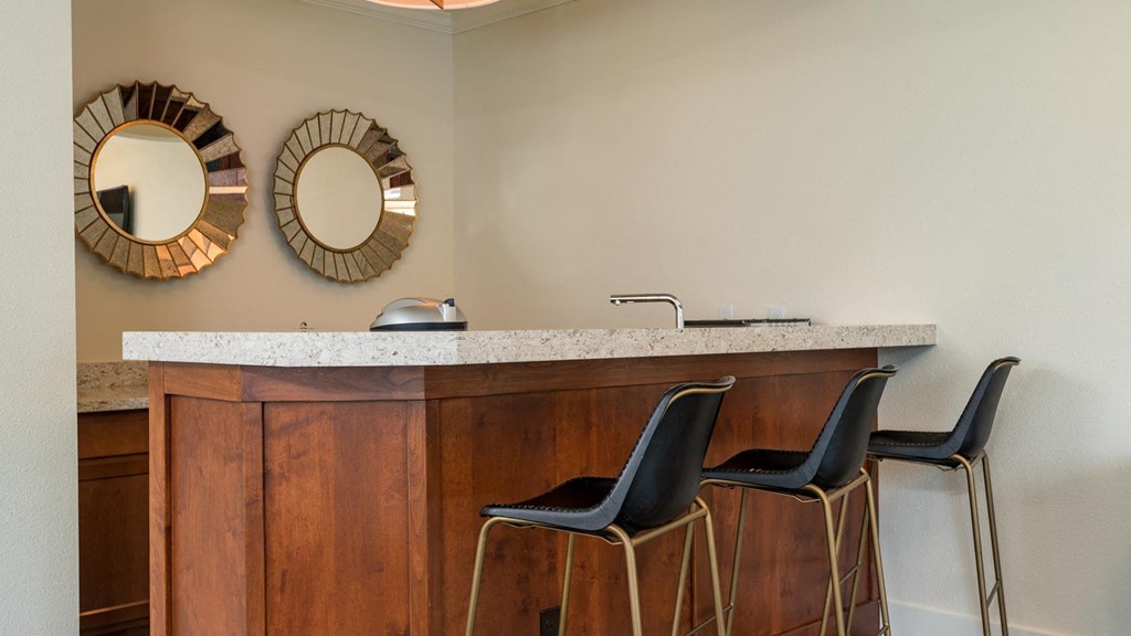 Riverwood | Lounge Bar with Seats