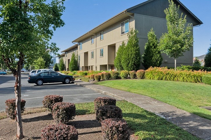 Santana Court | Exterior