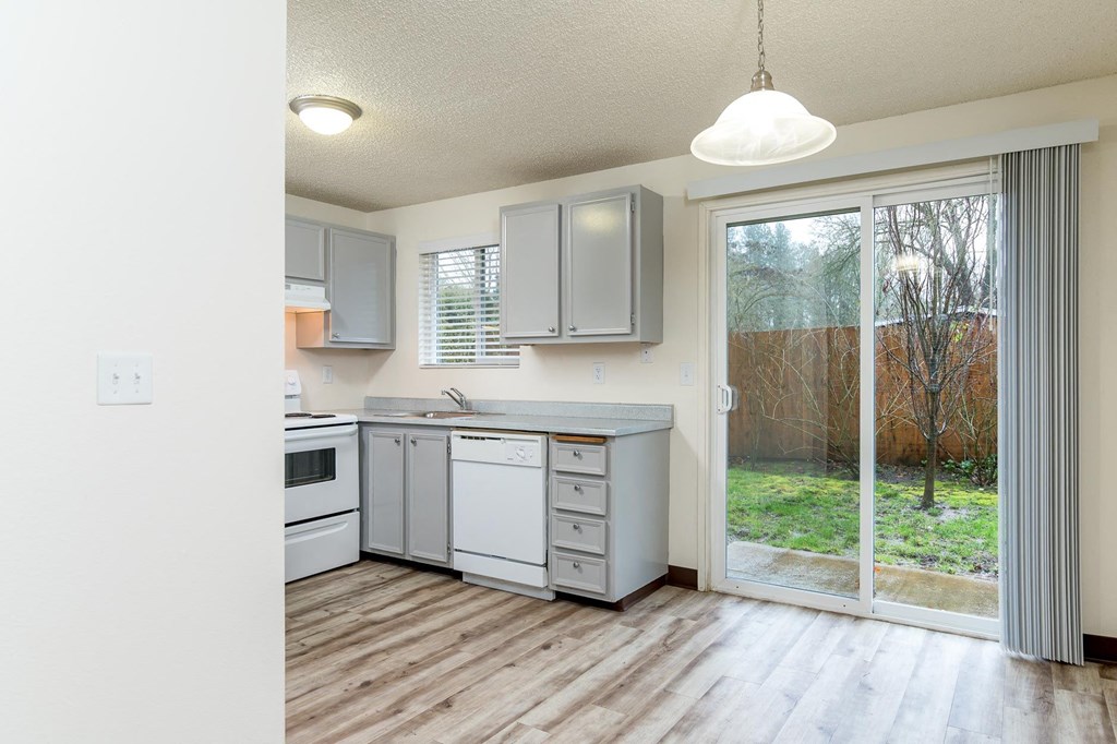 Tamaryn | Duplex Dining Room