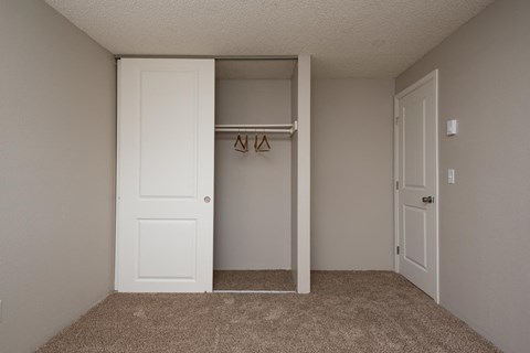 Oak Grove Bedroom Closet