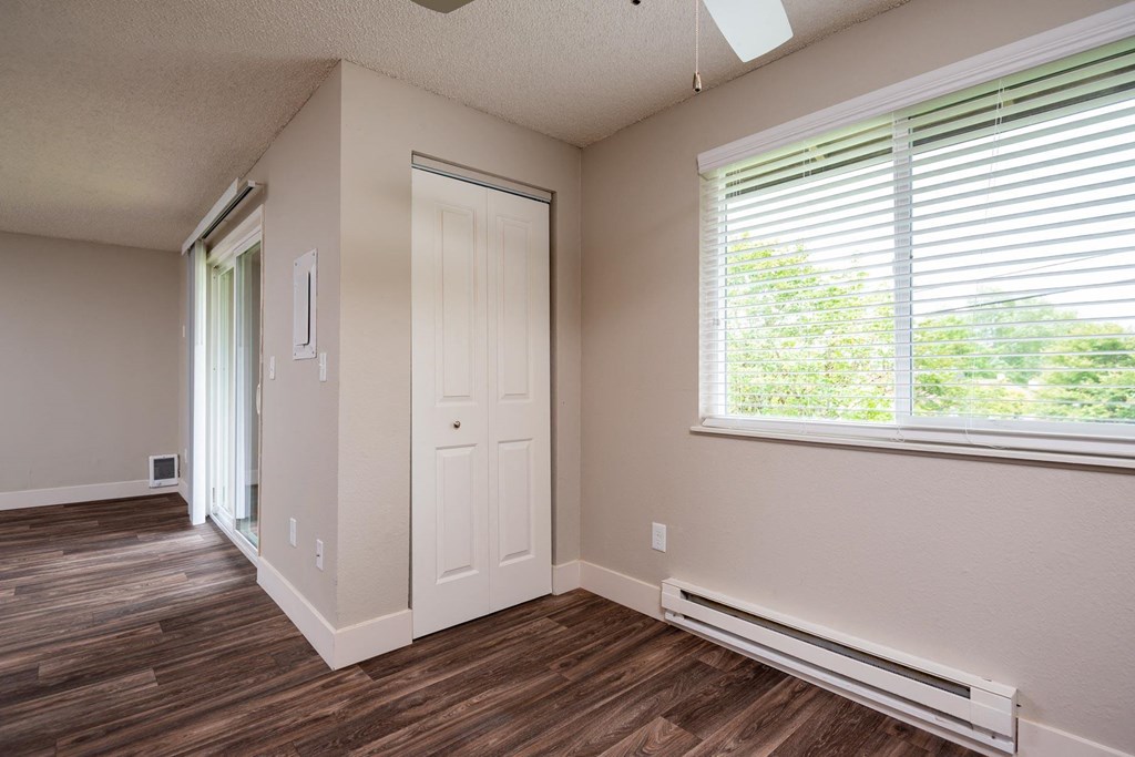 Oak Grove Dining Room Extra Storage