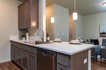 Quatama Woods | Kitchen Quatama Woods | Kitchen - Photo Gallery 6