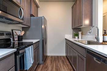Quatama Woods | Kitchen Quatama Woods | Kitchen - Photo Gallery 5