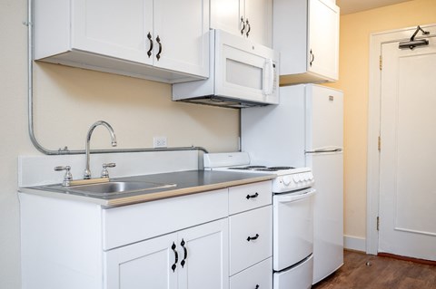 Mississippi Court | Kitchen