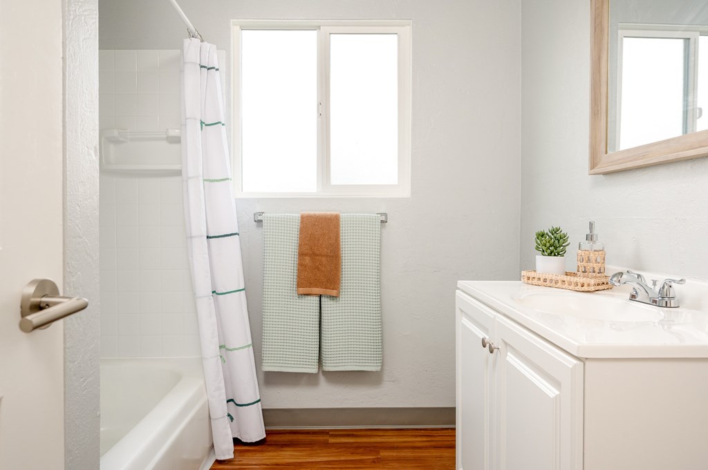 Pacific Village | Bathroom