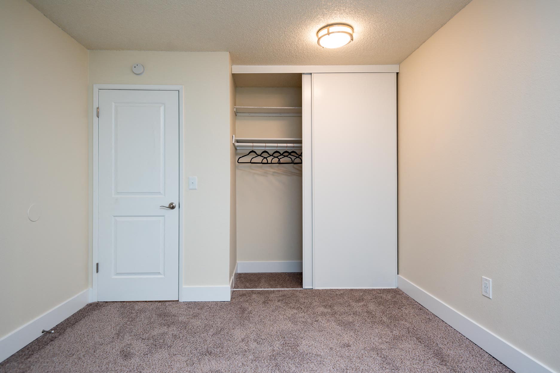 Caldera at Sunnybrook | Summit Premier Bedroom Closet