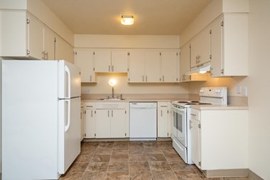 4925 SW 56Th Ave 1 Bed Apartment for Rent - Photo Gallery 1