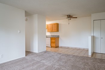 Roberts Landing | Dining Room with Ceiling Fan - Photo Gallery 3