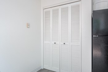 890 NW Divison St 2-3 Beds Apartment, Gresham, Oregon for Rent - Photo Gallery 4