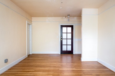 Mississippi Court | Studio