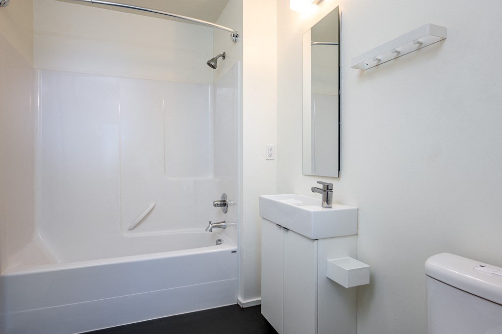 The Oliver | Bathroom