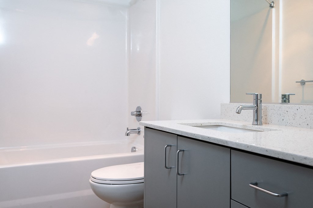 The Lenox | Bathroom