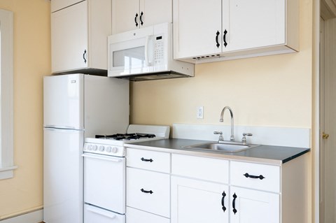 Mississippi Court | Kitchen