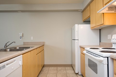 10th Street | Kitchen