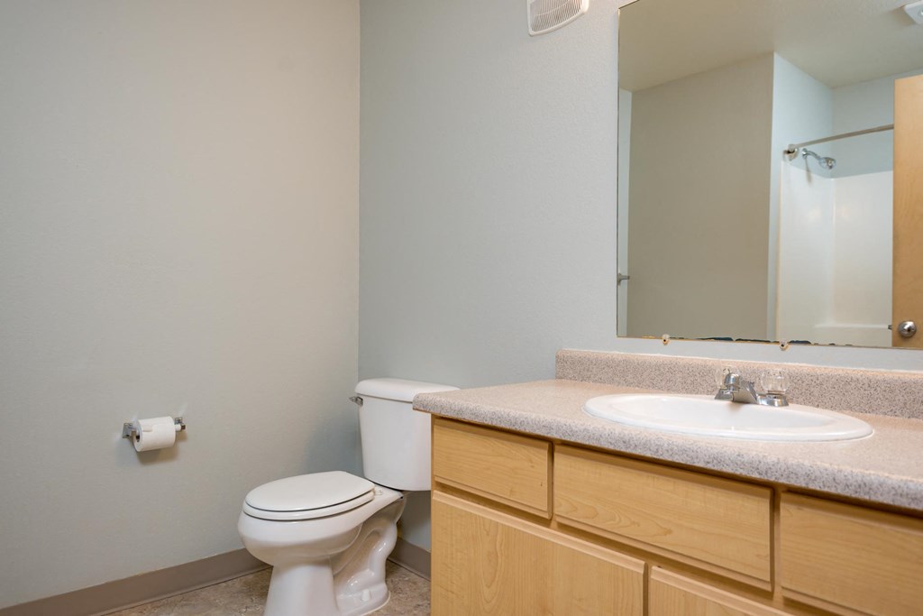 10th Street | Bathroom