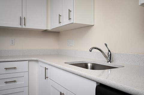 the preserve at ballantyne commons apartments kitchen sink and cabinets