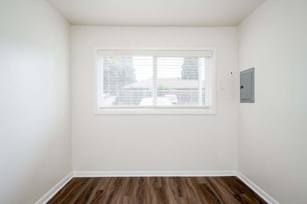 Clinton Court| Bedroom