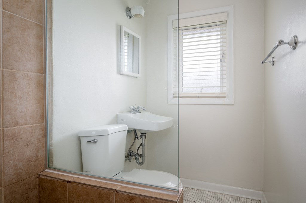 Clinton Court | Interior